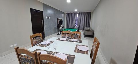 Casa à venda em Maringá, Jardim Três Lagoas, com 4 quartos, com 204 m²