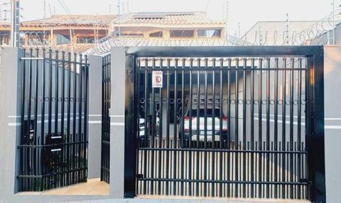 Sobrado à venda em Maringá, Vila Santa Izabel, com 3 quartos, com 249.8 m²